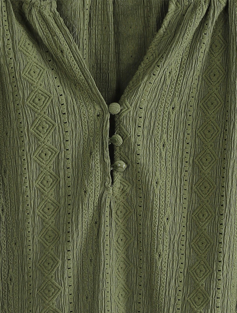 Blusa con manga de blusón y cuello dividido